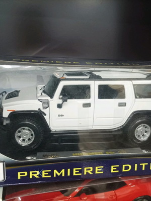 Hummer H2 Maisto premier edition 1:18 used, flawless in box