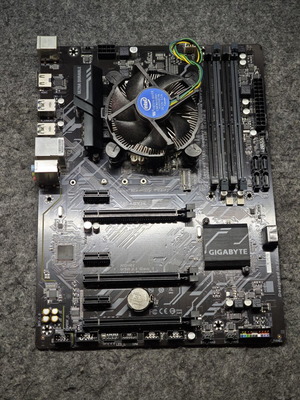 Intel Core i3 8100 and Gigabyte Z370P D3 Rev 1.0 motherboard set