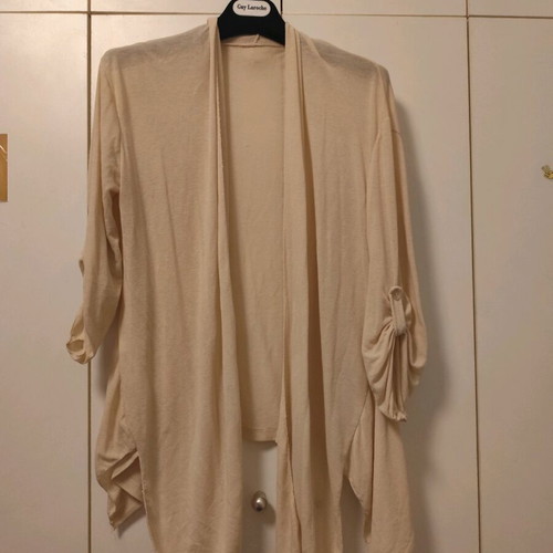 Cream cardigan like new, elastic, one size