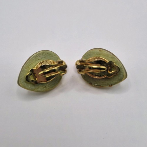 Vintage earrings with clip used