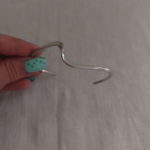 Bracelet made of stainless steel, like new, silver color