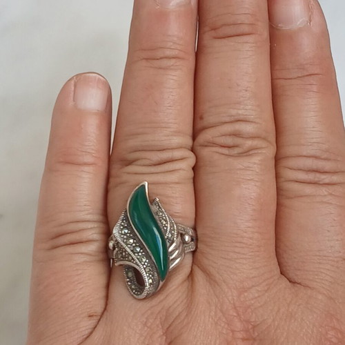 Ring with chrysoprase and marcasite in 925 silver, 18mm