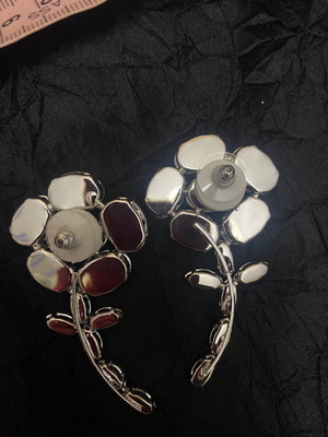 Statement flower earrings new with rhinestones