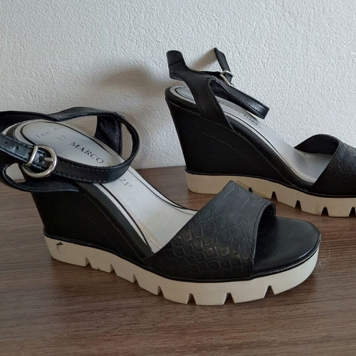 Marco Tozzi_Black Leather Platforms