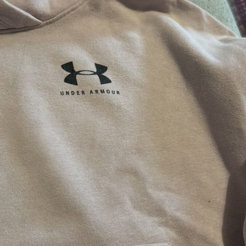Underarmur hoodie used, soft pink for 12-year-old girl