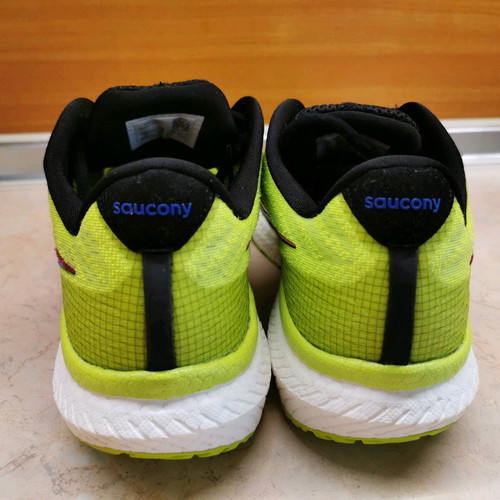 Saucony Triumph 19 running shoes like new, size 43, green