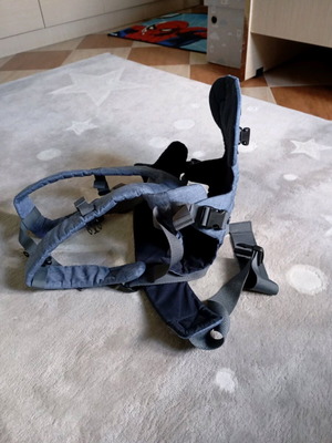 Baby carrier like new suitable from newborn