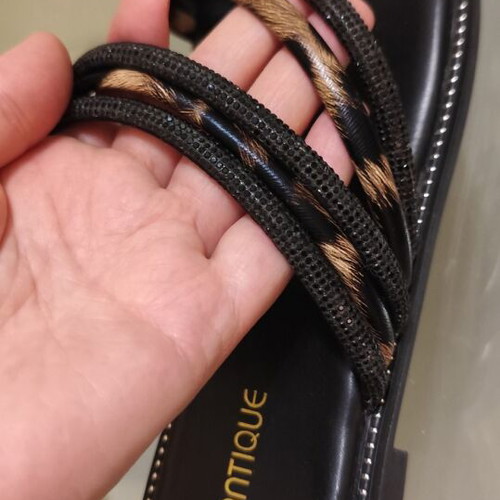 Flat sandals size 39 with black and leopard details like new