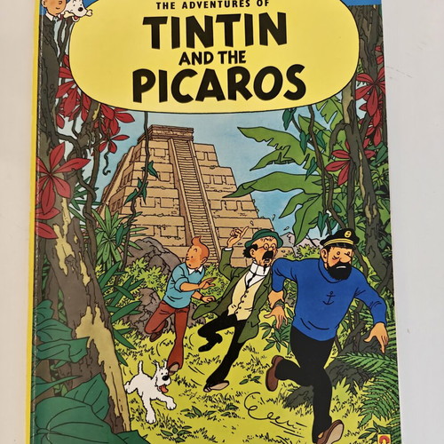 Tintin album like new, English edition from Methuen & Magnet 1980s