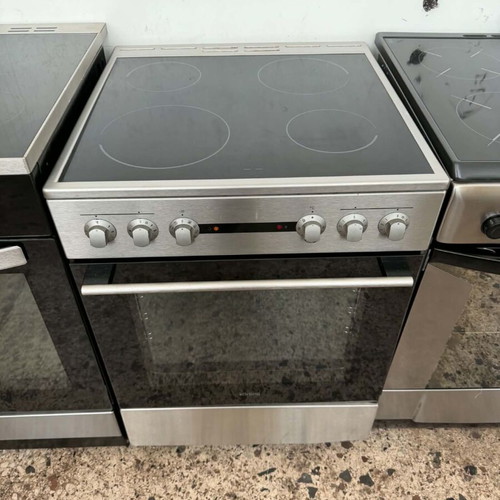 Oven used with guaranteed good operation from store