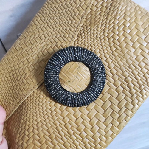 Leather bag mustard like new, handheld