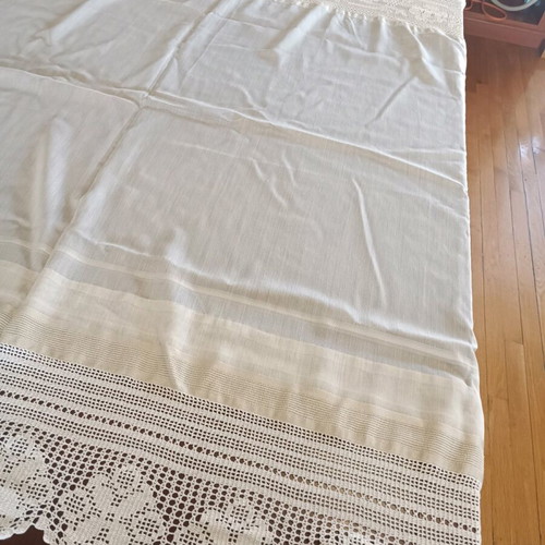 Traditional handmade curtain 220x245 like new