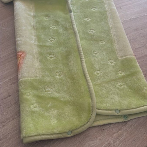 Baby blanket with buttons and zipper like new