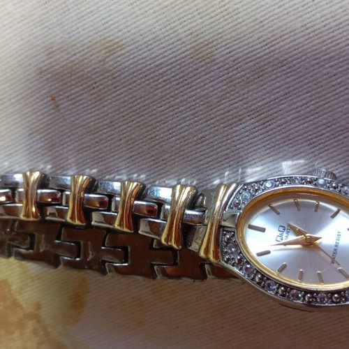 Wristwatch women's like new, gold and silver tones