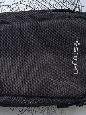 Spigen Armband Case like new with two compartments