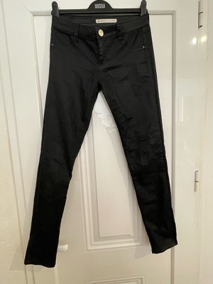 Stradivarius coated skinny jeans size 36 like new, black