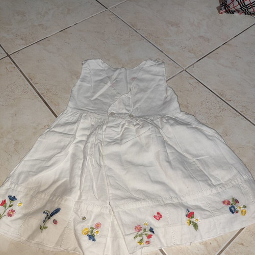 Mayoral summer dress for girls size 7 white with flowers like new
