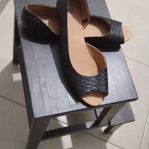 H&M black women's ballerina shoes, size 39