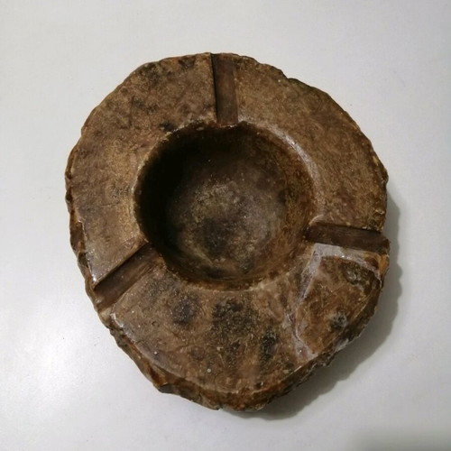 Alabaster ashtray from Italy used with break