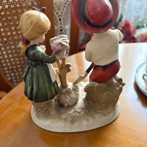 Decorative children figurines like new