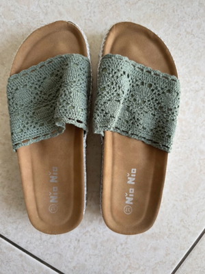 Nio Nio slippers new, size 37 with knitted upper and silver details