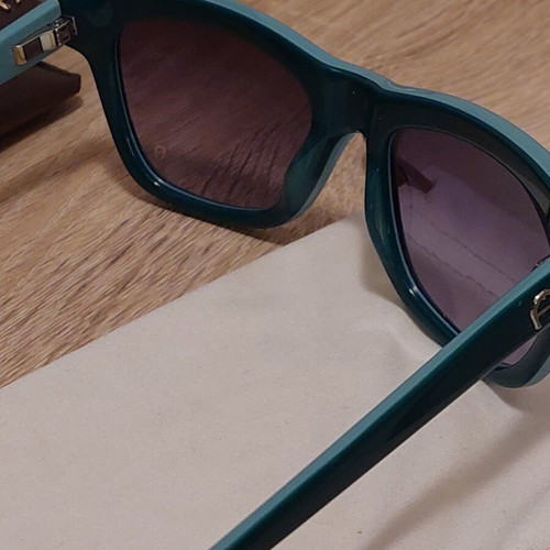 Aigner sunglasses like new, turquoise gradient lenses