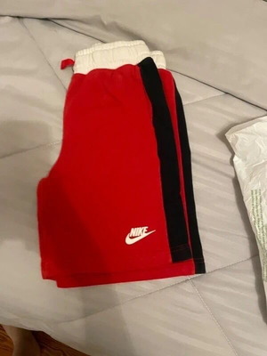 Σορτσάκι Nike Air παιδικό μεταχειρισμένο, κόκκινο, μέγεθος 140 cm