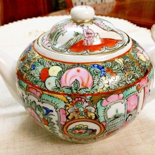 Chinese tea set 乾隆年制 from the 70s