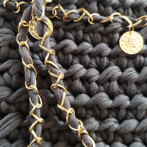 Handmade knitted black bag with gold chain and zipper new