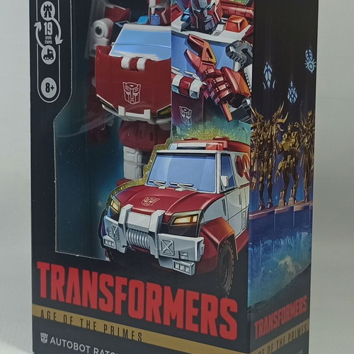 Transformers Age of the Primes Autobot Ratchet Deluxe Class new