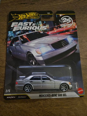 Hot Wheels Mercedes-Benz 500 SEL 1:64 scale new collectible car