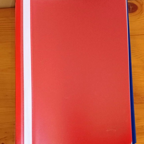 Pack of 31 plastic folders and 4 document or file holders new
