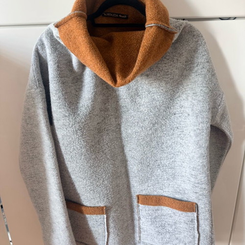 Nidodileda sweatshirt like new, grey and yellow