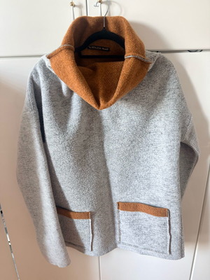 Nidodileda sweatshirt like new, grey and yellow