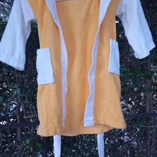 Children's bathrobe like new, size 6, unisex, 100% cotton