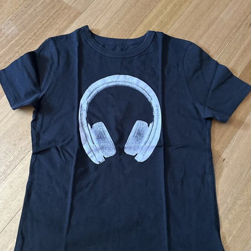 Gap kids' t-shirt medium size 8 years used, black