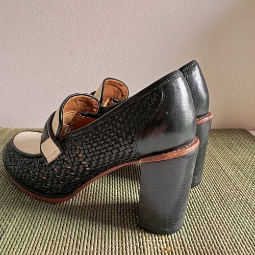 See by Chloe leather shoes used, size 38, black and white