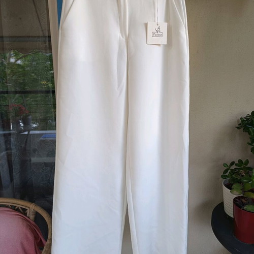 White pants new one size with zipper
