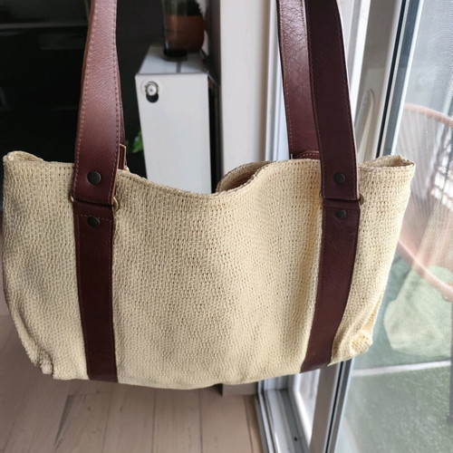 Large straw shoulder bag like new, beige and brown