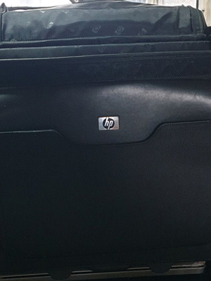 HP wheeled laptop case for up to 17" laptops like new