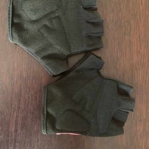 Gym gloves women's pink new, size Medium