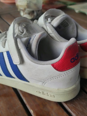 Adidas sports shoes used, size 33