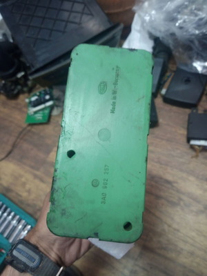 Vacuum pump central locking Hella VW Golf Passat 357962257 used