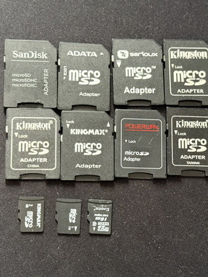 Κάρτες Micro SD μεταχειρισμένες με 8 adapters, σετ 3
