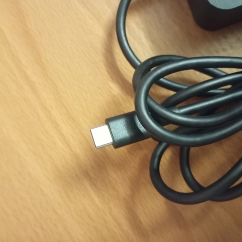Asus laptop multi charger C type used, good working condition