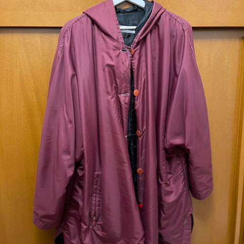 Waterproof thin jacket used, large size, red and purple