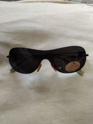 Hello Kitty kids sunglasses like new, black with metal arms