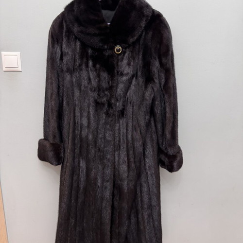 John Papanicolaou mink fur coat like new, long women's