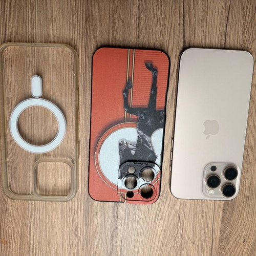I phone 16 Pro Max 256 Titanium Grey like new with two covers and screen glass