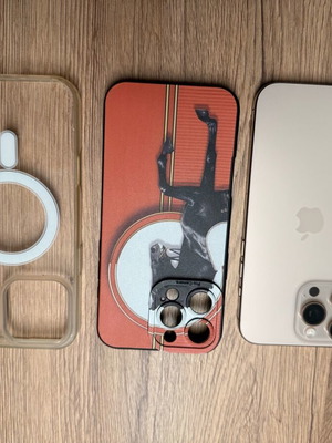 I phone 16 Pro Max 256 Titanium Grey like new with two covers and screen glass